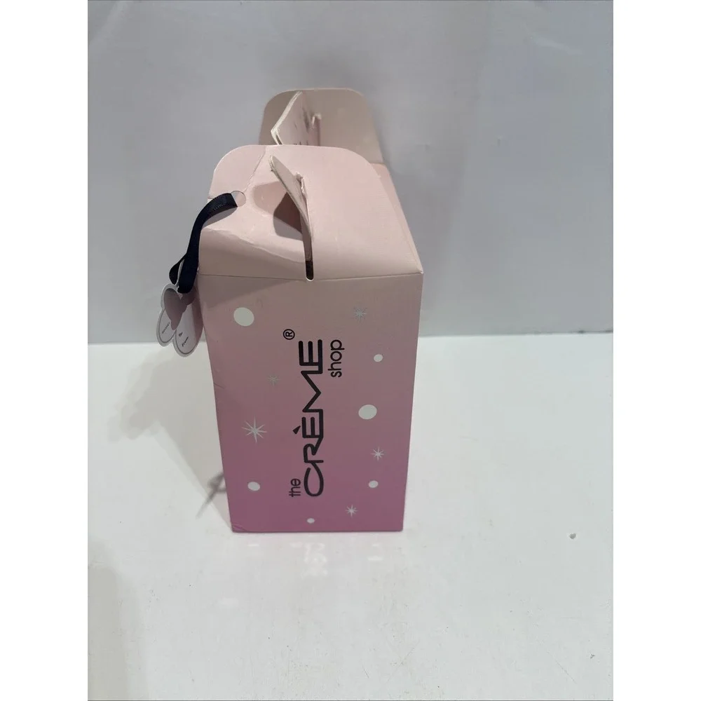 Limited Edition The CREME Shop Disney Minnie Strawberry Rose Fantasy Bath Set